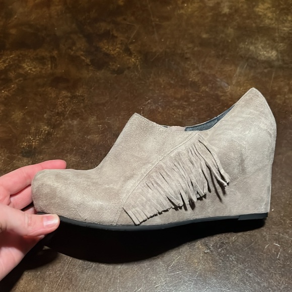 Handmade Sacha London Suede Buckskin Colored Clogs - Picture 4 of 7